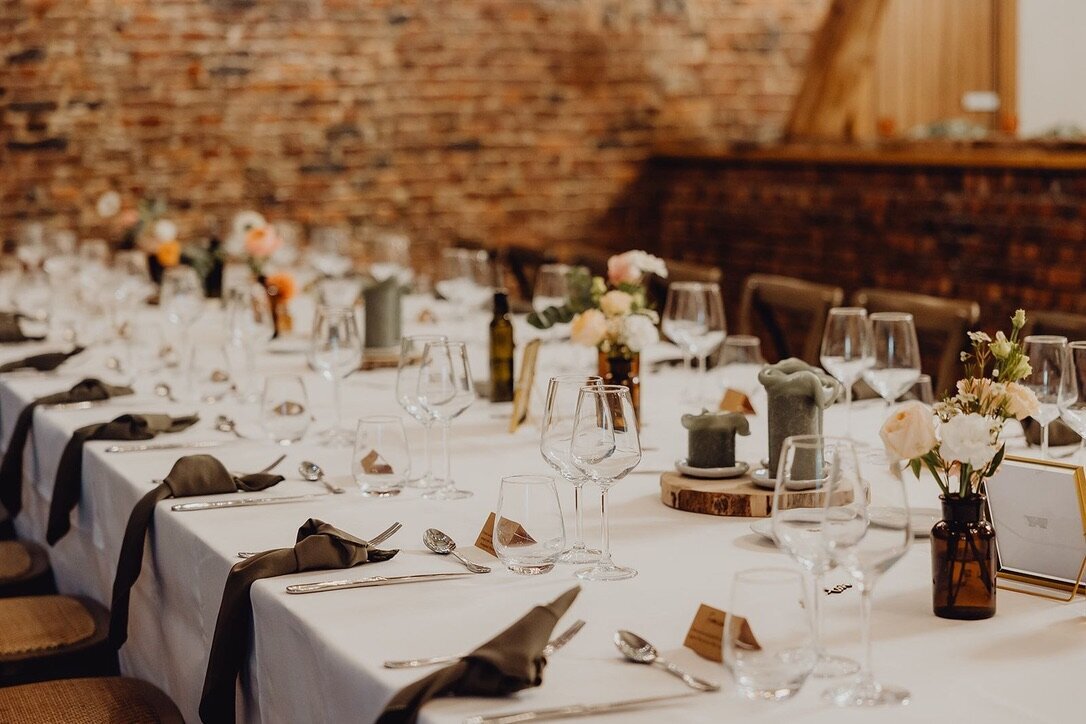 5889F669-311E-49ED-9510-560C40875011_1_105_c