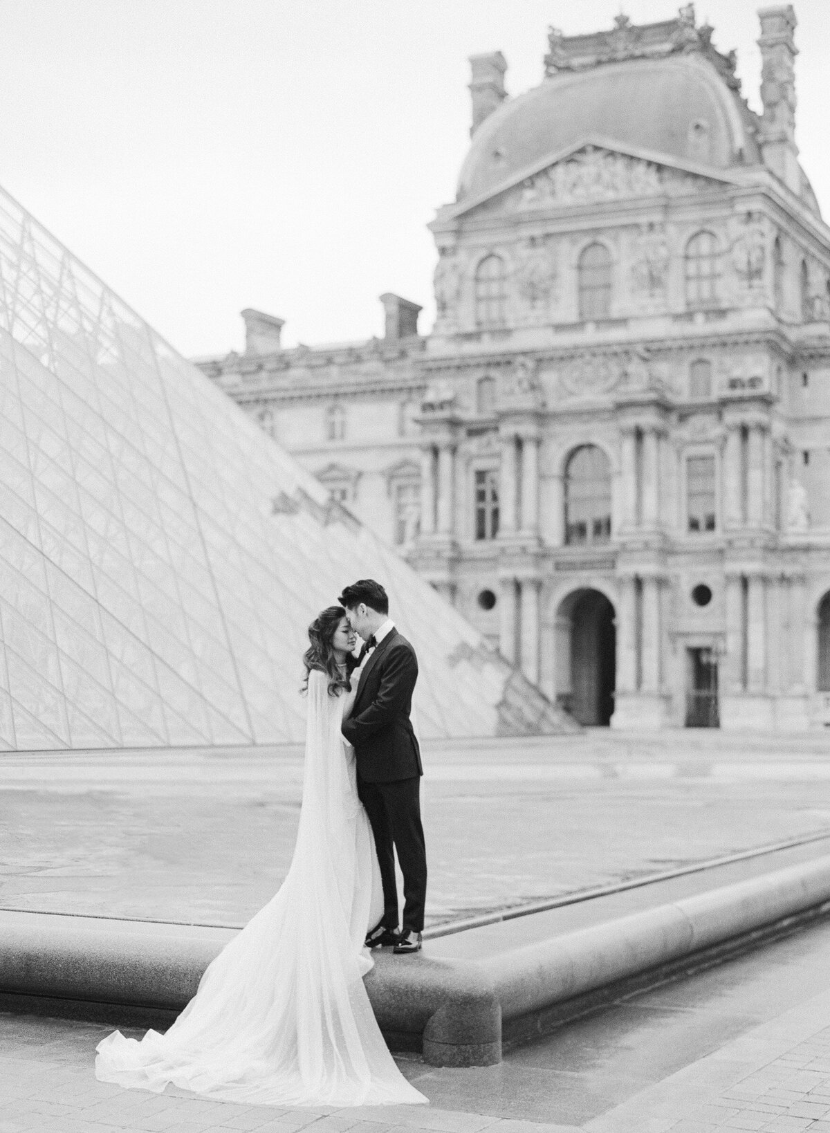 Alexandra-Vonk-destination-wedding-Hotel-de-Crillon-Paris-13