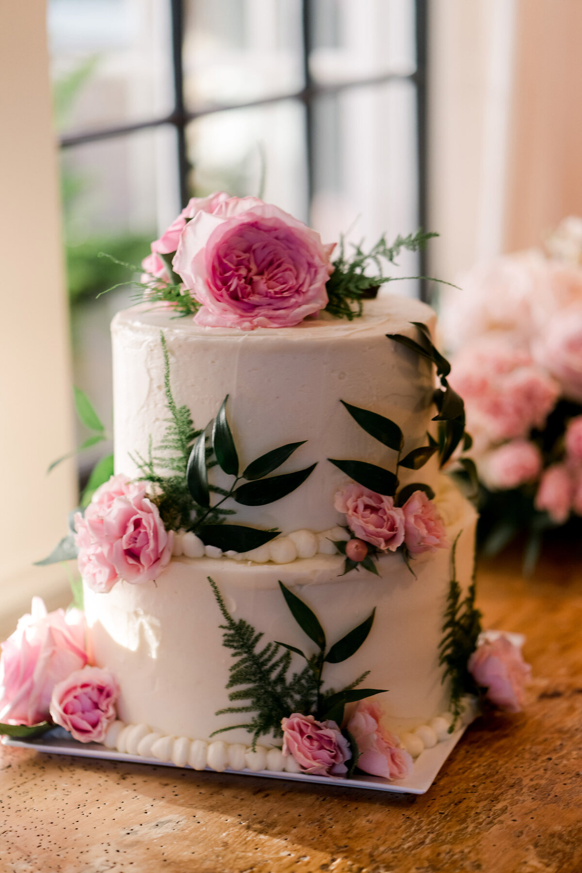 wedding-cake-at-the-wauwinet-hotel-nantucket-nightingale-wedding-and-events