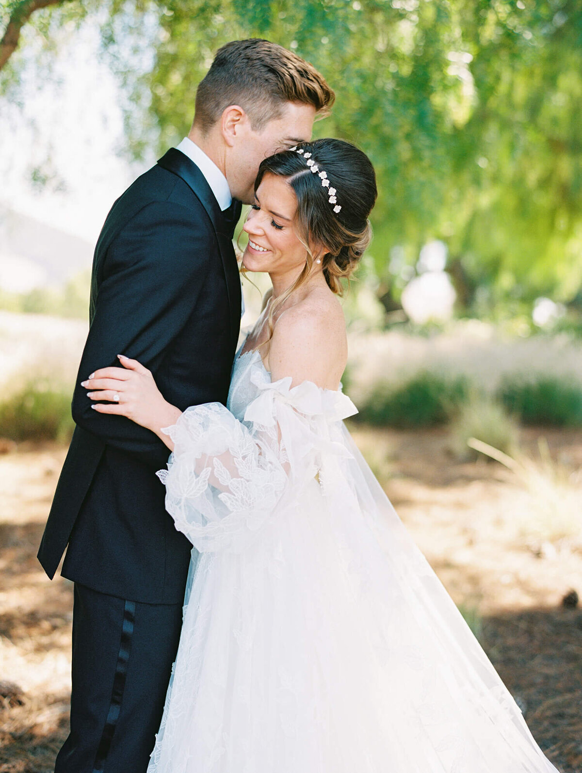 Modern-Fashion-Forward-Greengate-Ranchy-Vineyard-Wedding-Ashley-Ludaescher-Photography-0022