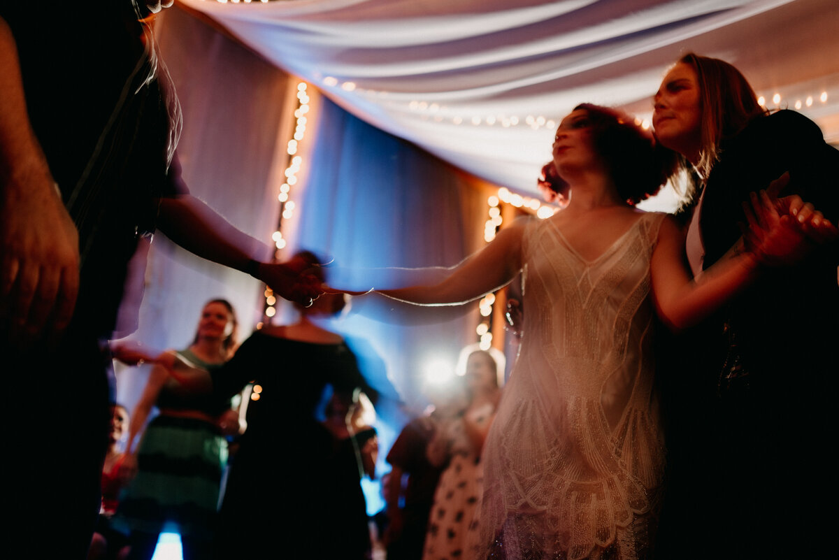 Reception-Arizona-Wedding-Photographer-Iowa_wedding_photographer-Bakyard-wedding-vintage-bride-Alaynna-Ann_Schwartz-Playlife-130