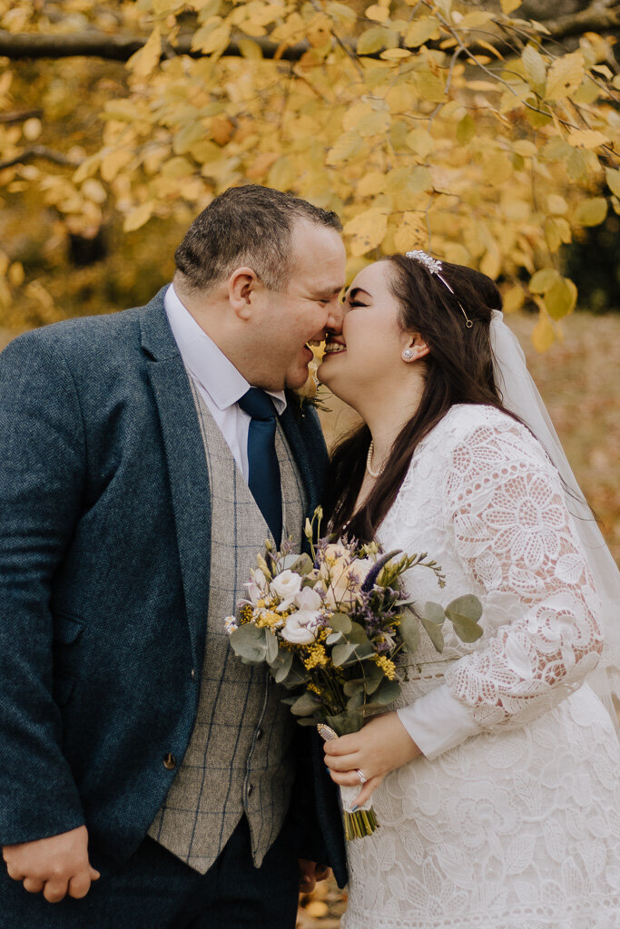 Holmes wedding photography - bakewell registry office then chatsworth estate, derbyshire- Nostalgia photogra (15)