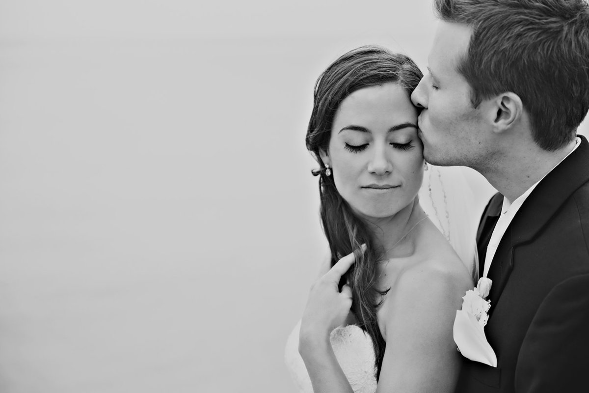 Ponte Wedding photos romantic black and white