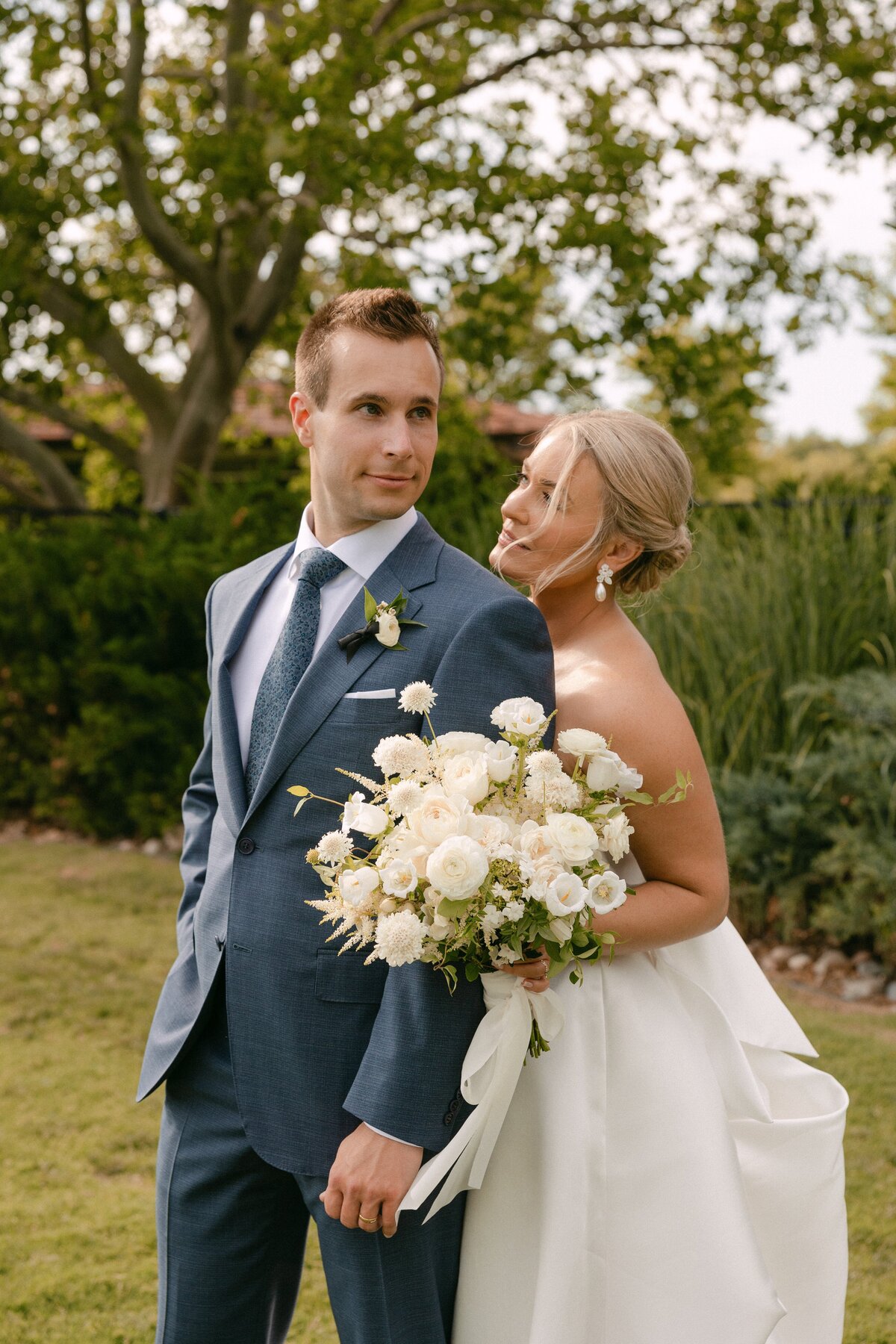 sloan-daniel-wichita-country-club-wedding-kayxbee-526