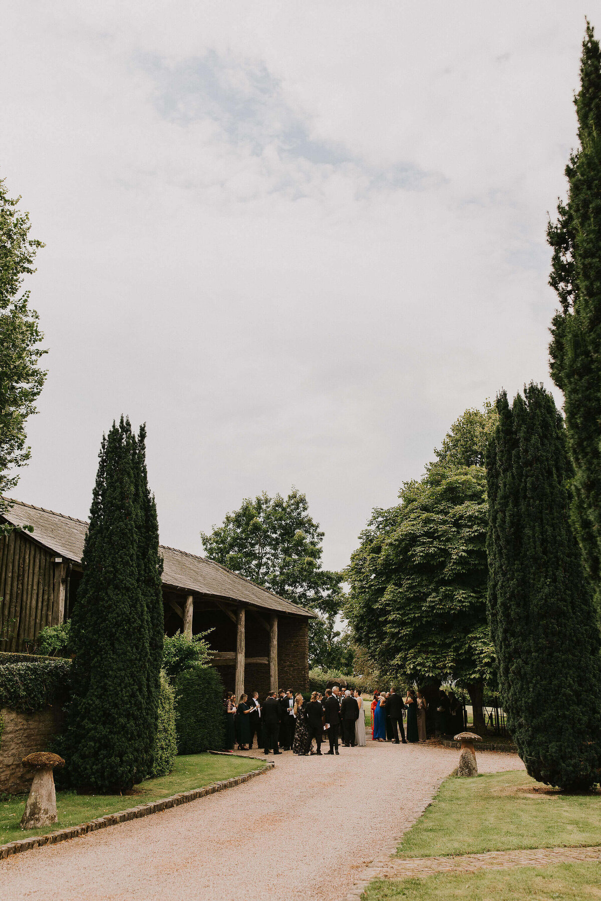 Issy-and-Bella-Floral-Design-Wedding-Florist-Herefordshire-Dewsall-Court-N-Z23