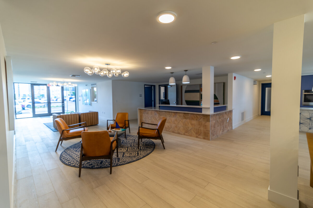 062524BERKELYPALMBEACH-119