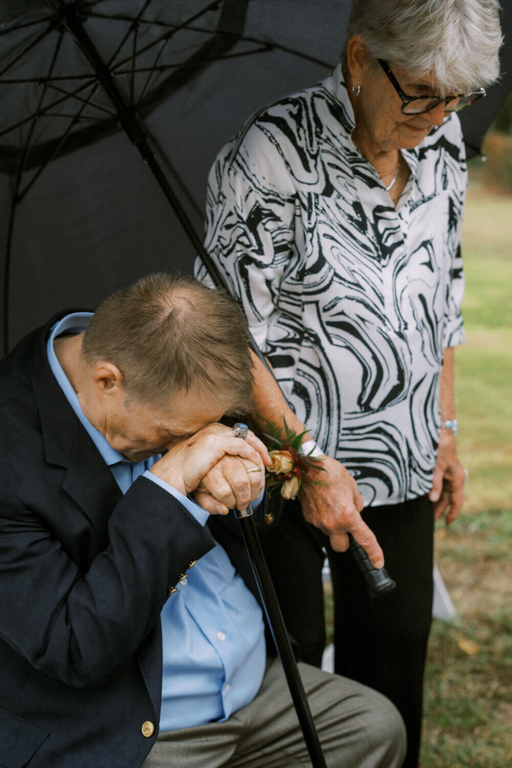 grandparents-praying-during-ceremony