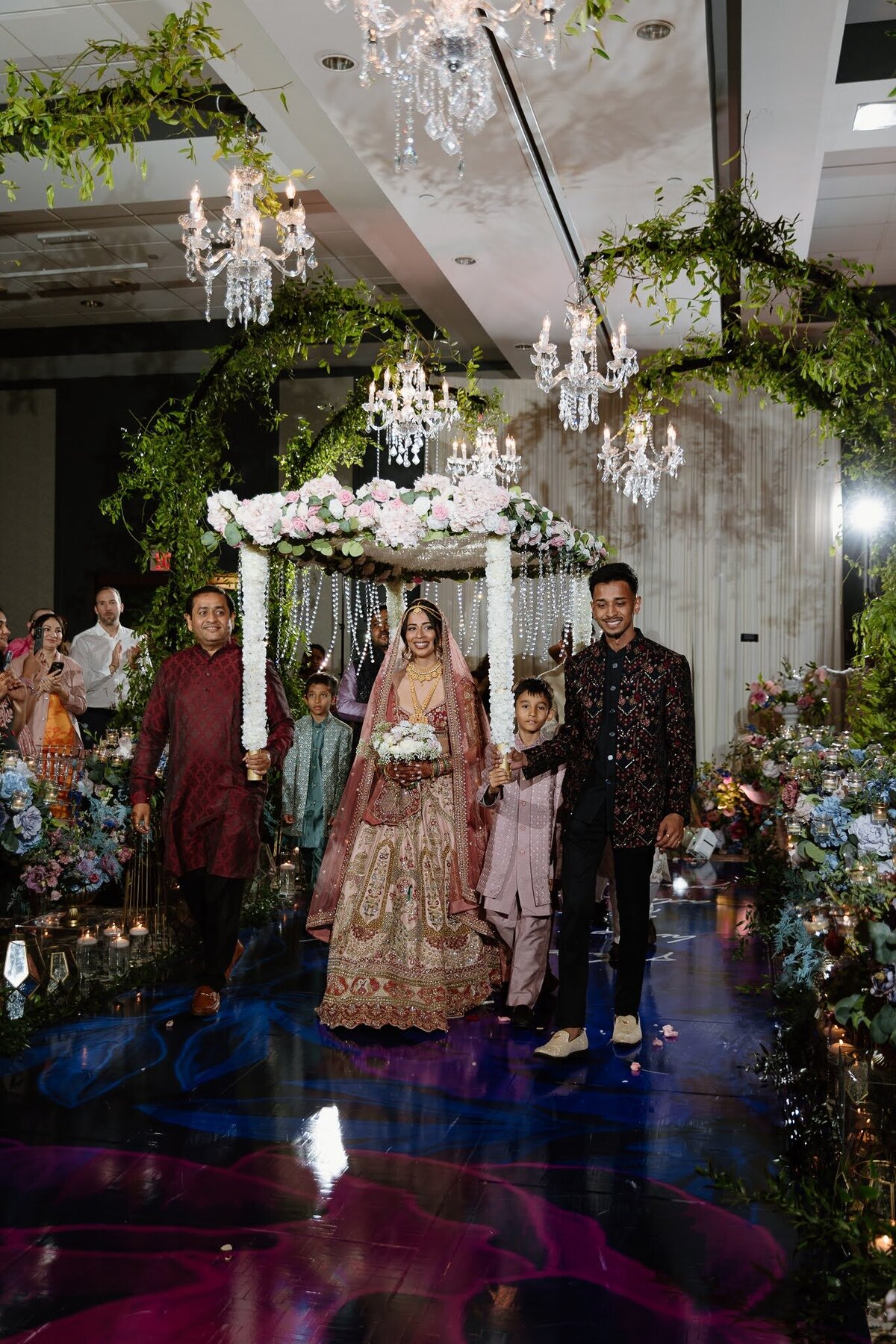 Nichole-Babiez-Photography-wedding-photographer-indian-wedding-photographer-mendhi-sangeet-baraat-luxury-chicago-illinois-marriott-schaumburg-79