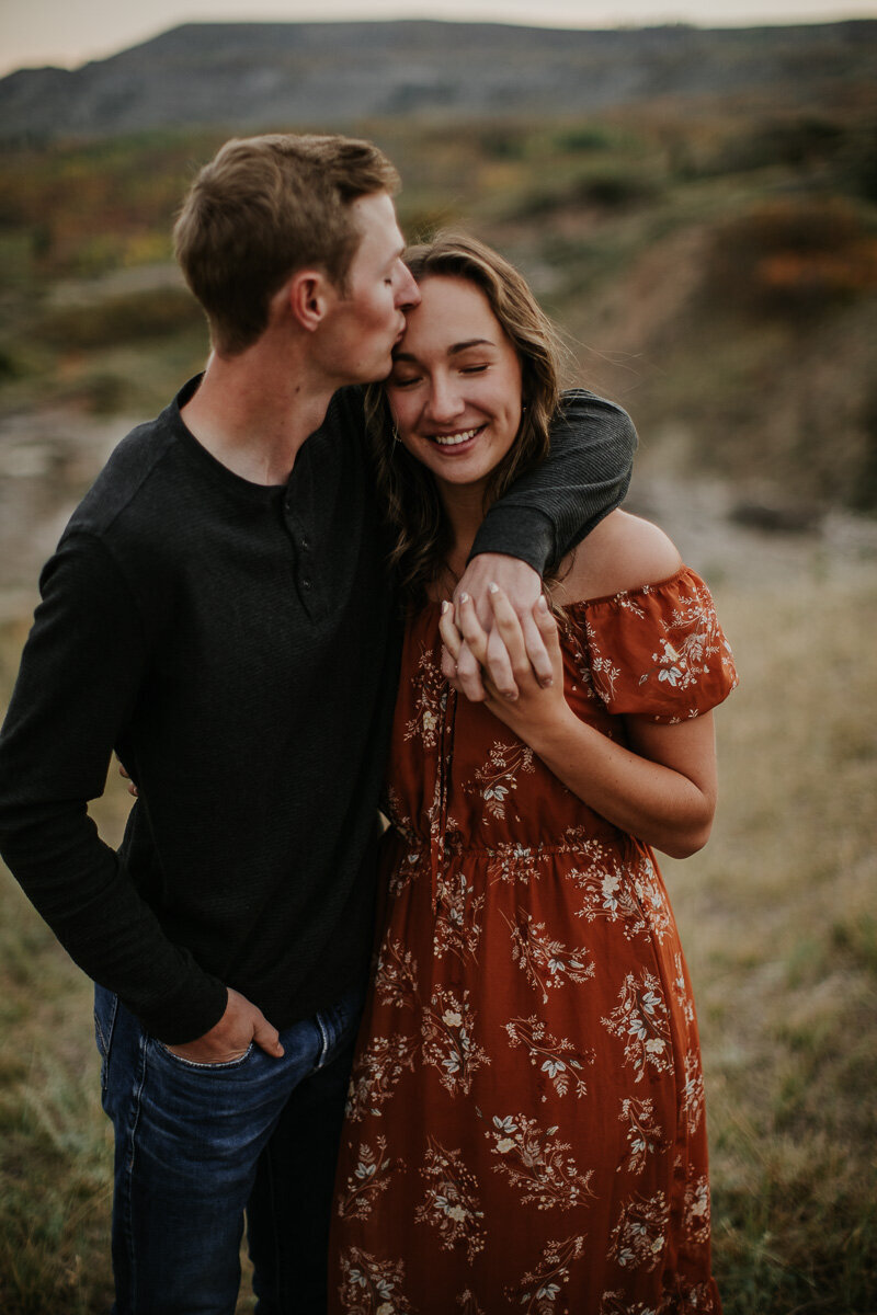 lumy+co_badlands-local-buffalo-jump-engagement-photographer-25