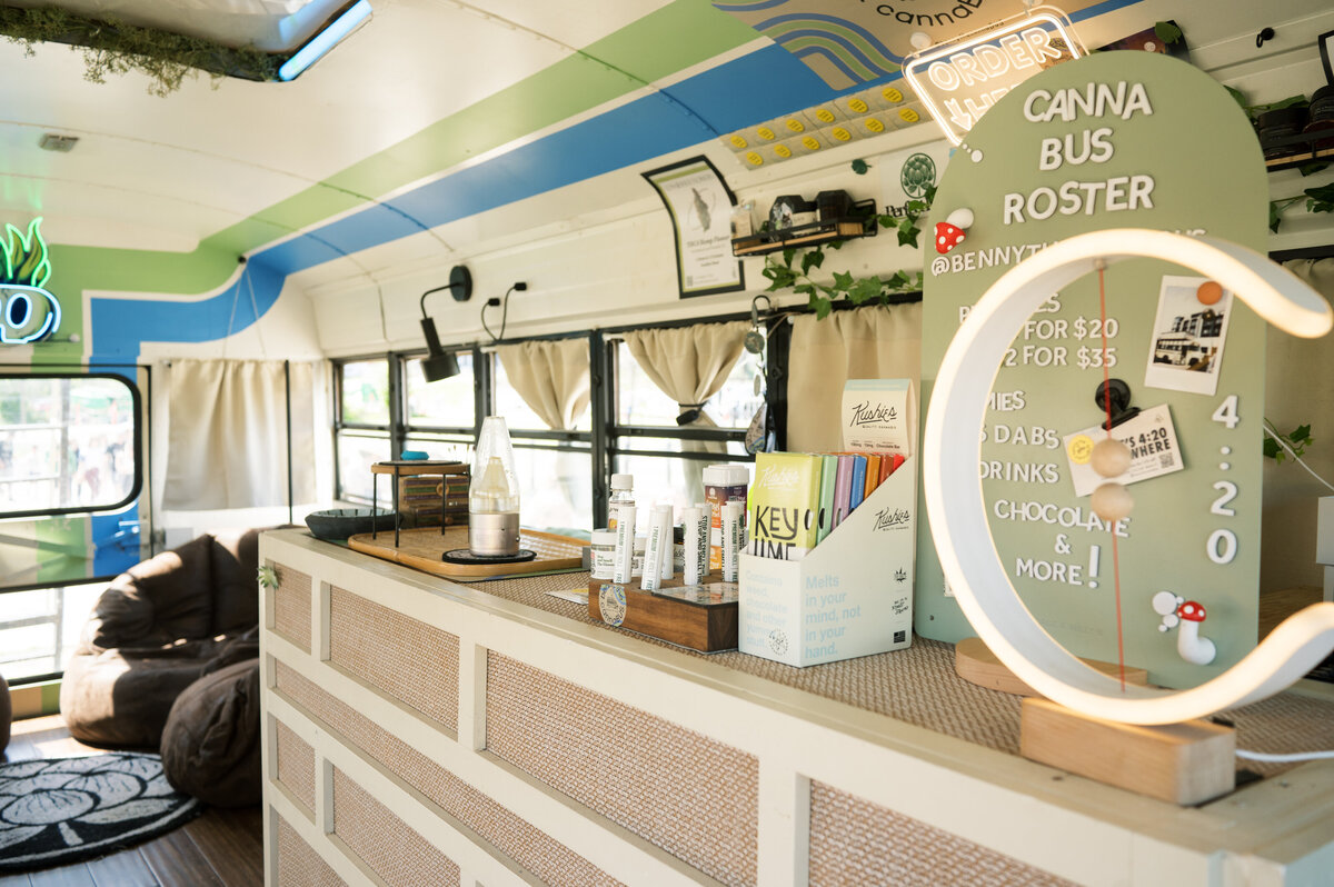 Nashville-Tennessee-Mobile-Cannabis-Dispensary-Benny-The-Cannabus-11