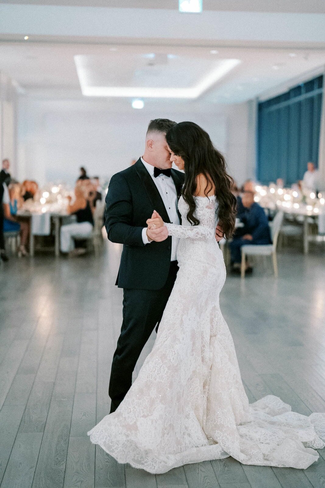 W9-Wedding-Photos-The-Pearle-Burlington-Lake-Ontario-Stephen-and-Oksana-2024-09-29-2500px-1257
