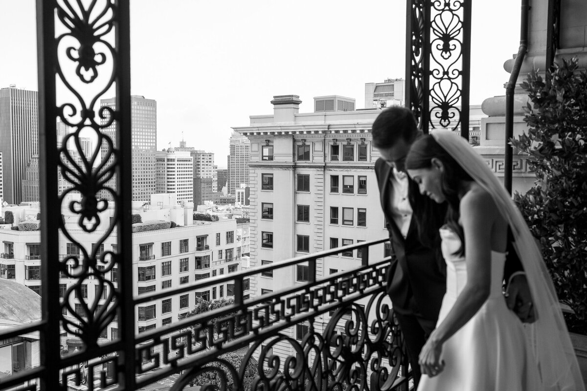san francisco-flood-mansion-wedding-photography-catholic-wedding-classic-blackandwhite-churchwedding-wedding-thedejaureguis-015