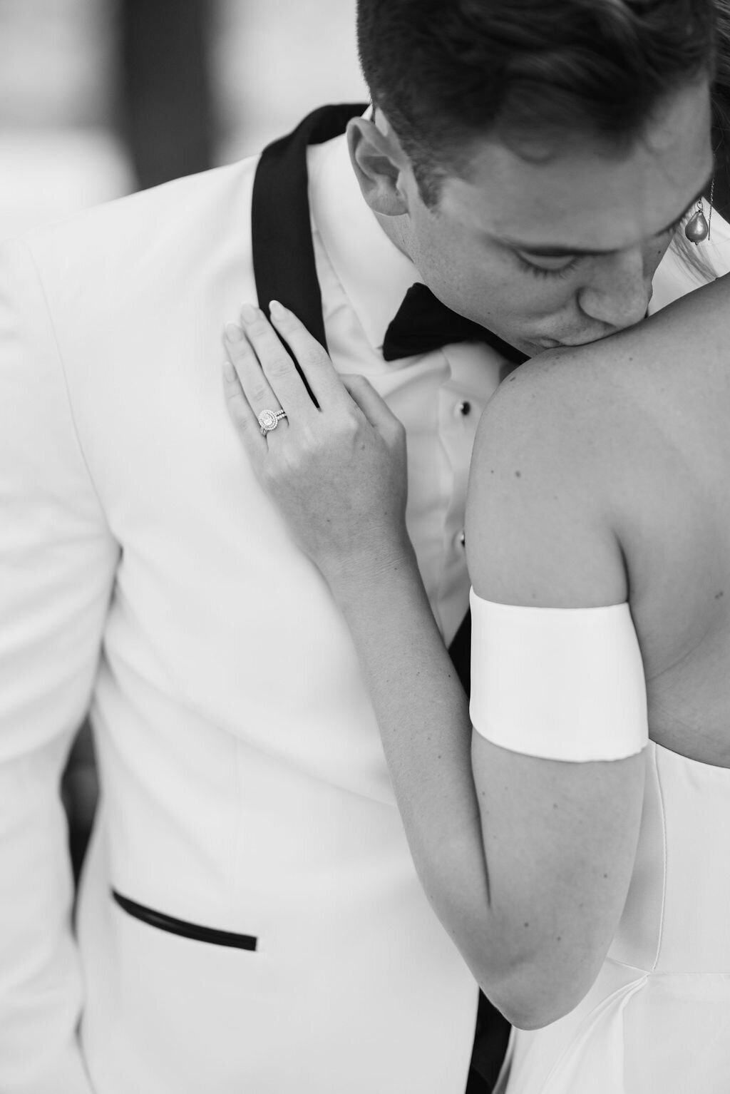 kentucky-river-estate-fall-wedding-details19