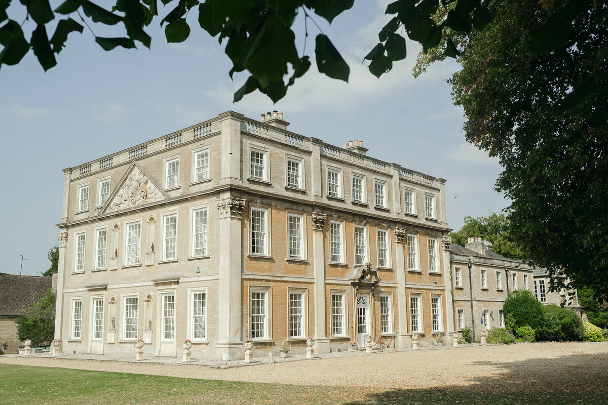 Elegant Wedding at Hinwick House, Northamptonshire - Destination Wedding Photography-7
