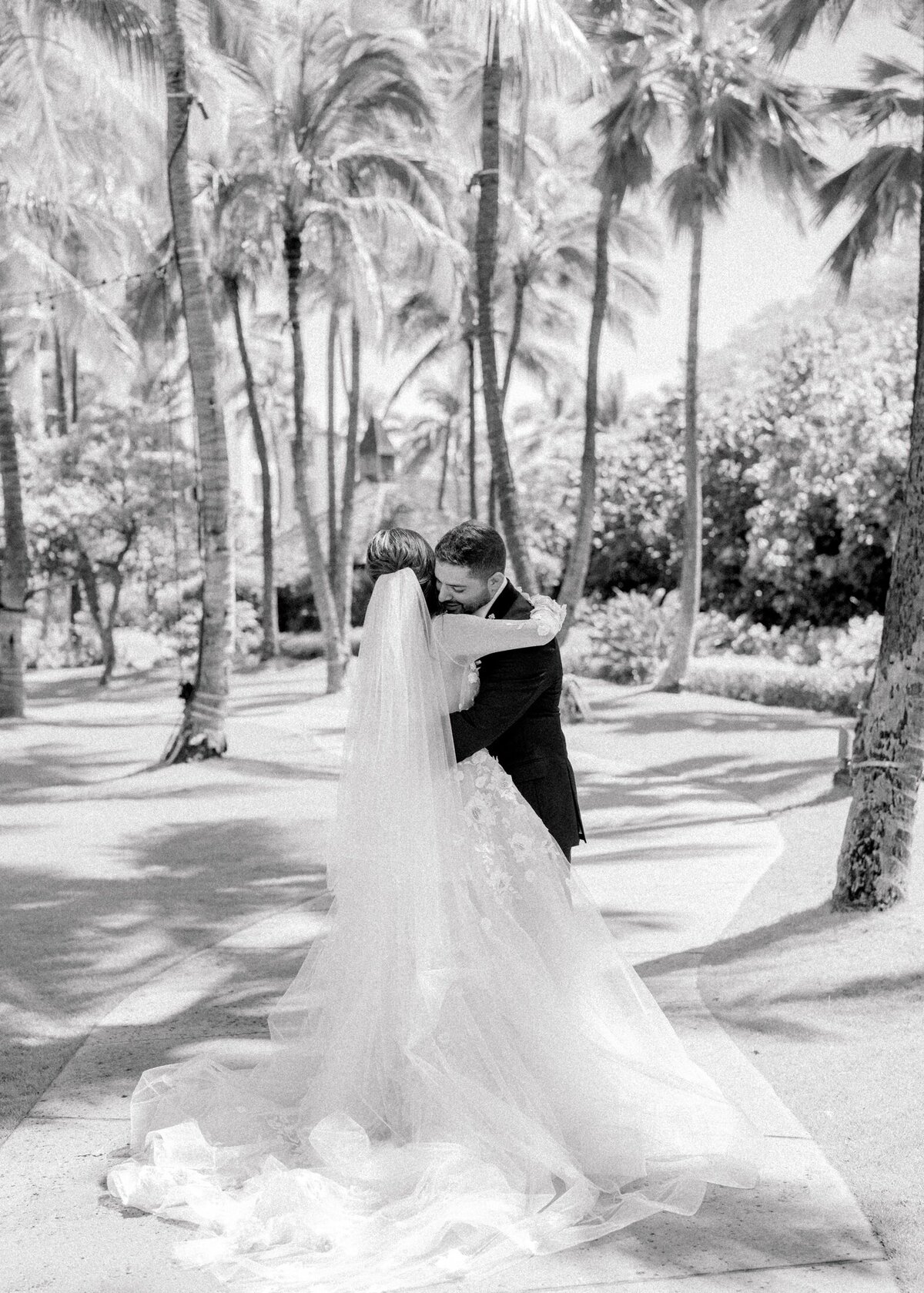 Kat Derek Oahu Hawaii Wedding Lauren Fair Photography_0223