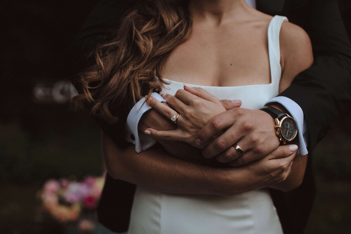 manitowoc-backyard-wedding-nikki-n-photography-840