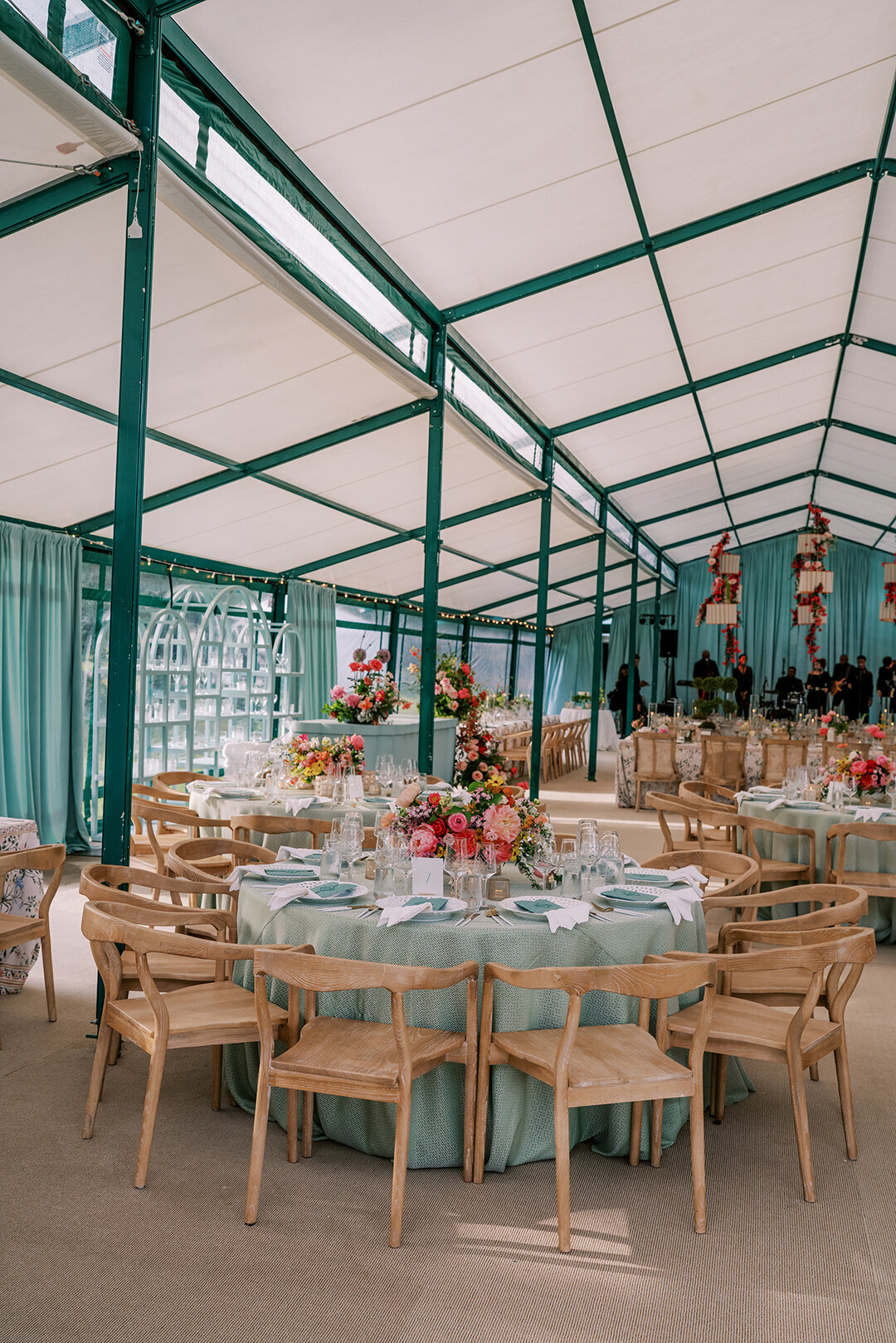 KathleenRob5-3-25GlenstoneGardenVA-VickiGraftonPhotography-901