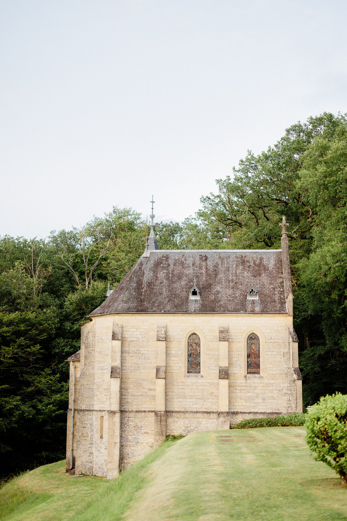 Modern_Chic_Chateau_Valouze_Destination_Wedding_Photographer-99