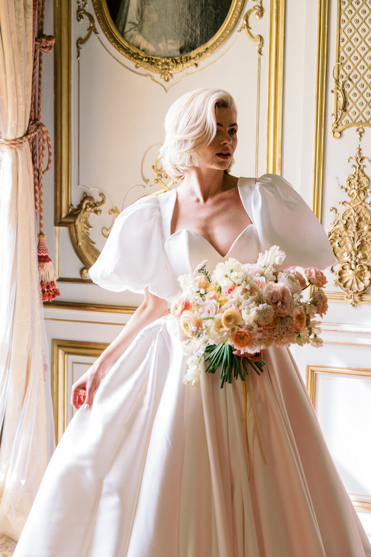 bridal portrait at blenheim palace
