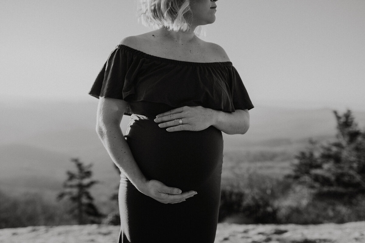 black-white-maternity