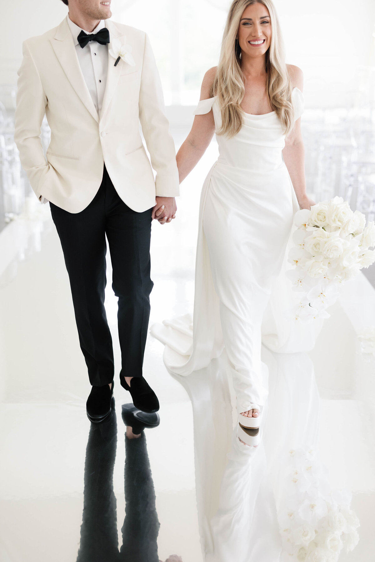 51_bride-groom-first-look
