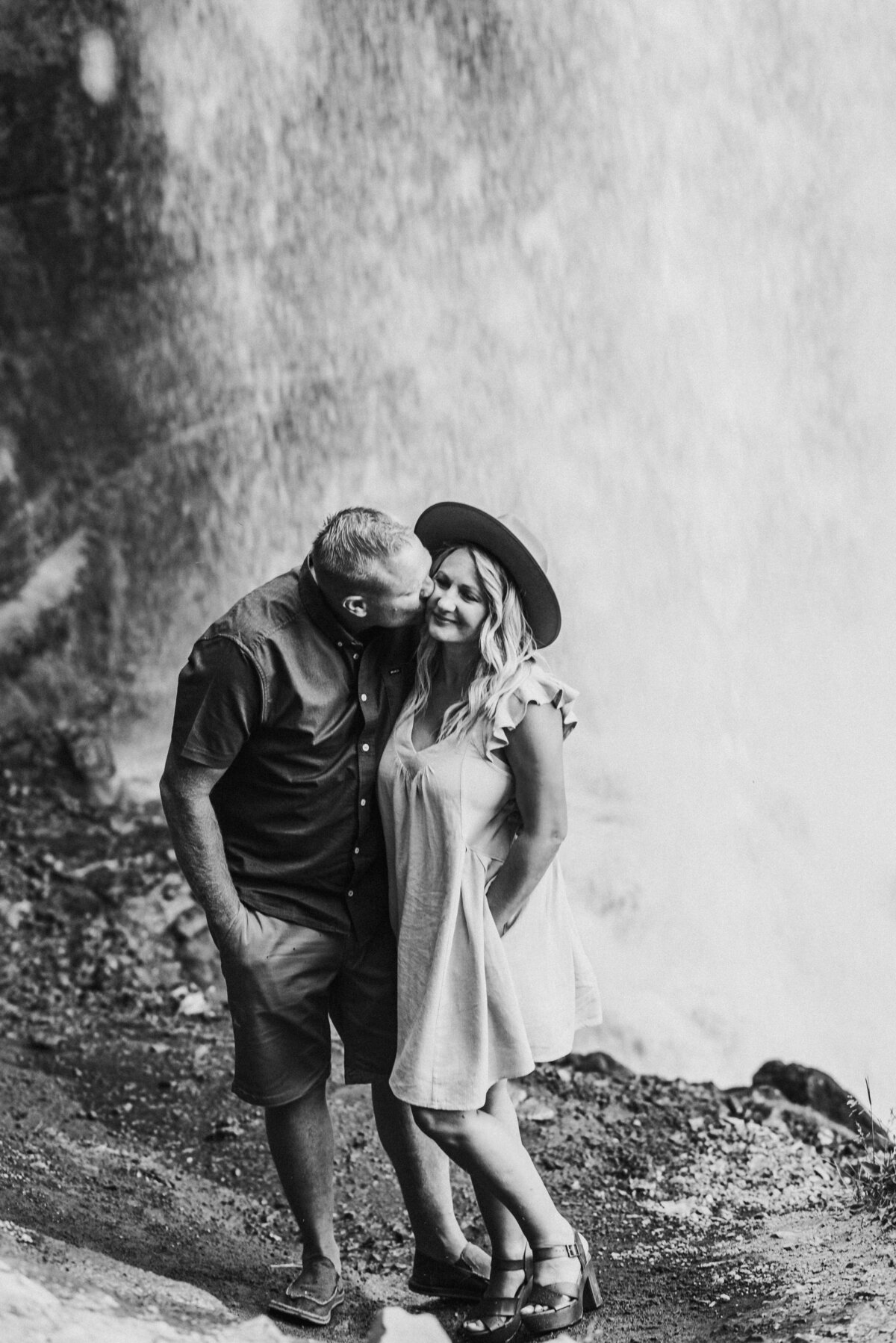 meredith_j_photography_bend_oregon_couple_elopement_photographer (1 of 2)