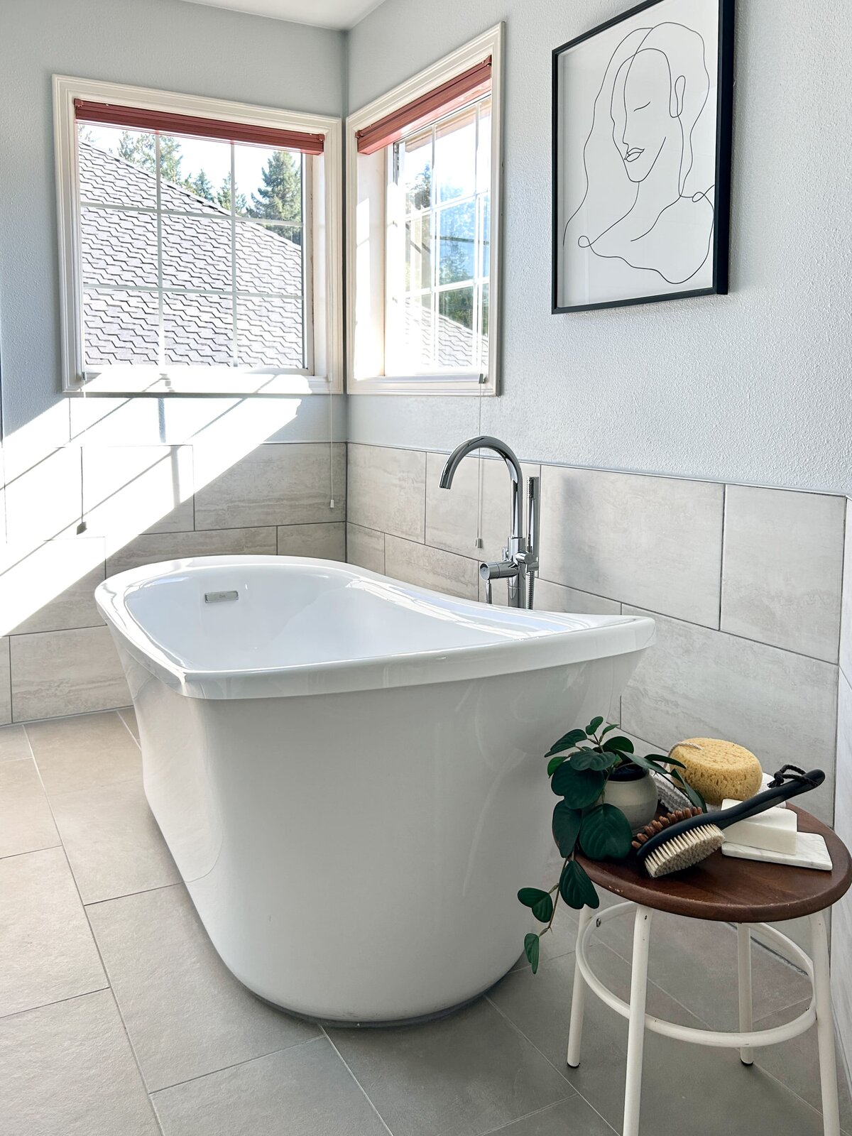 occupied-staging-snohomish-craftsman-ensuite-modernmollusk