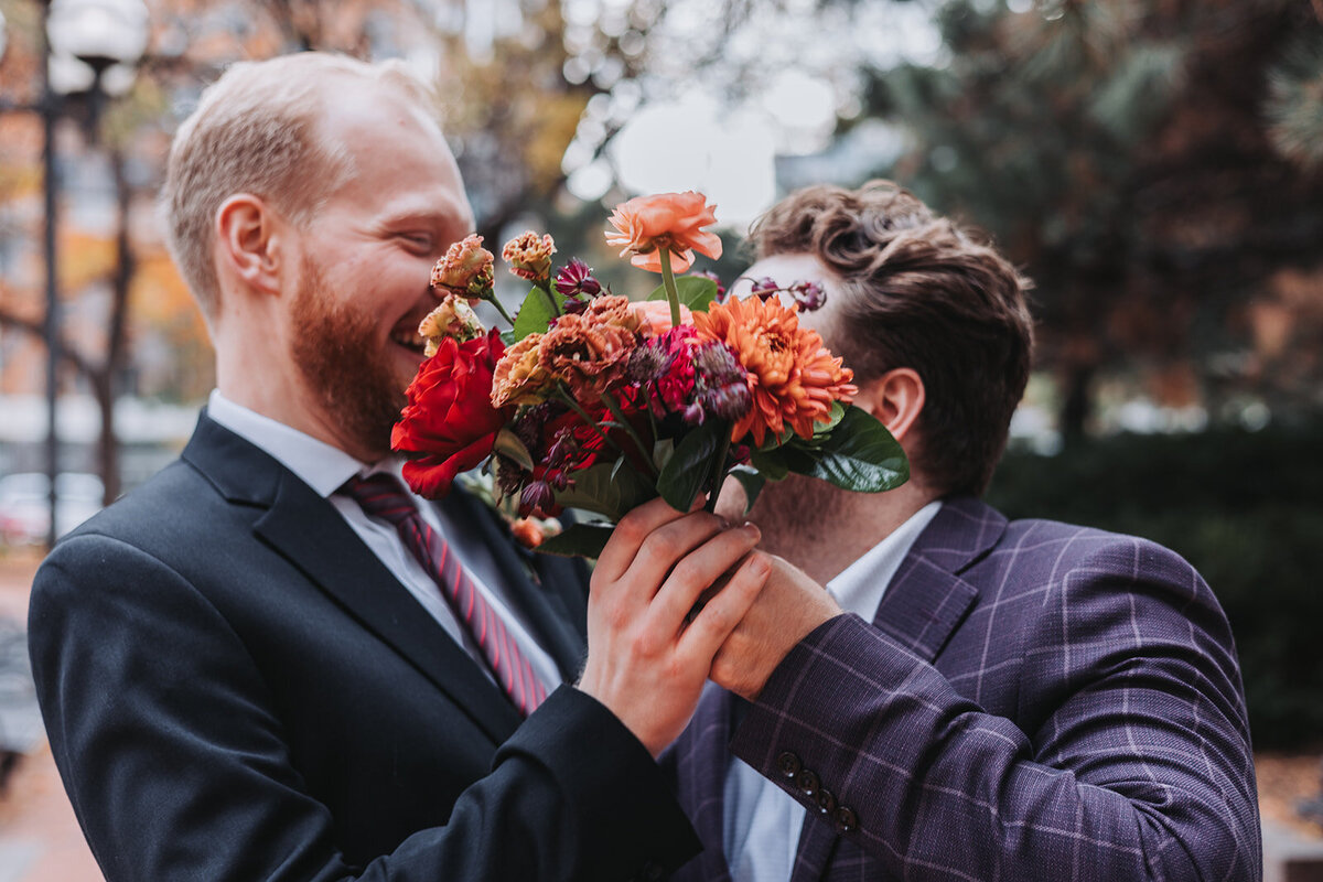 floral-colorful-bouquet-elope