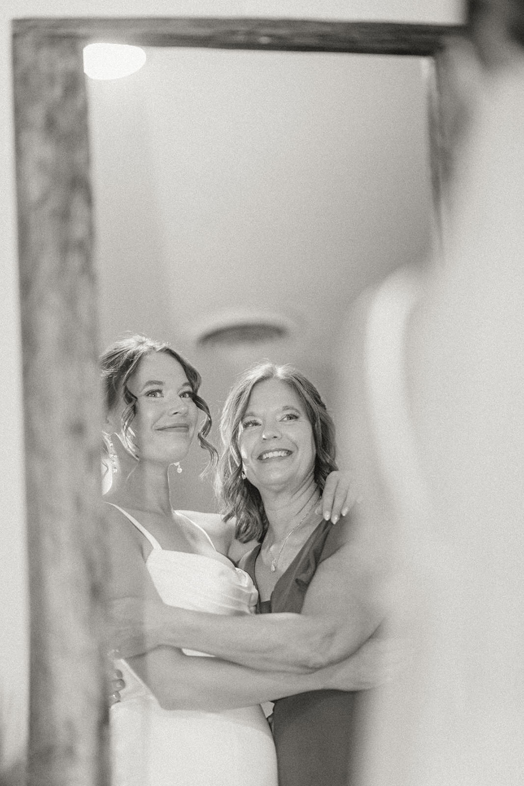 getting ready pictures Stoney Creek Hotel wedding, Lacrosse, WI-47