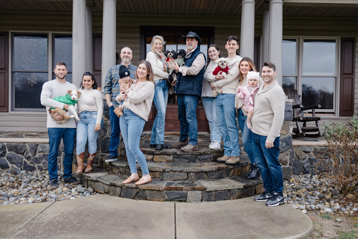2023_12_27-AubreyMcgloneFamilySession-CGP_16564887