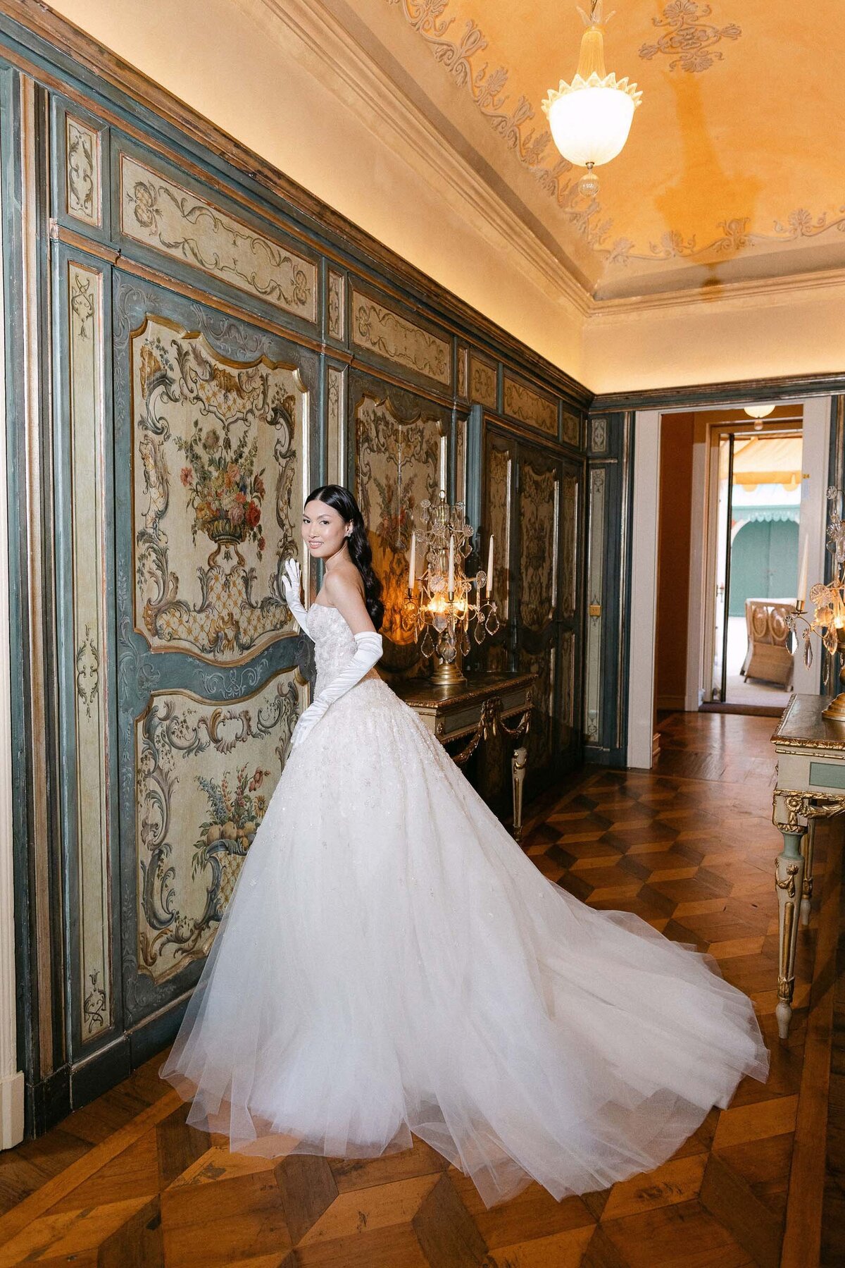 couple photoshoot lake como passalacqua hotel 33