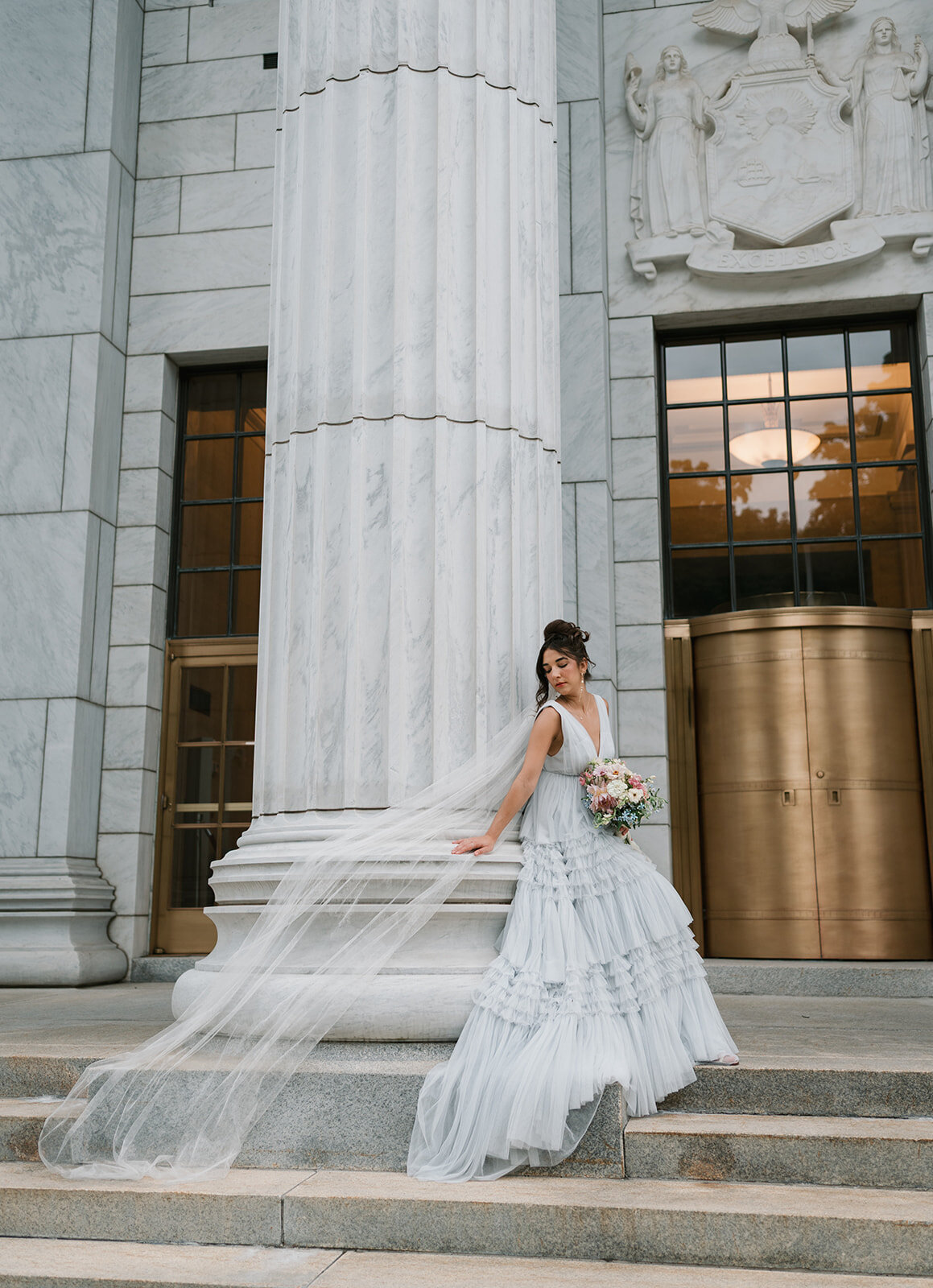 modern-stylish-bride-on-city-hall-steps-new-england-jemima-richards-photography