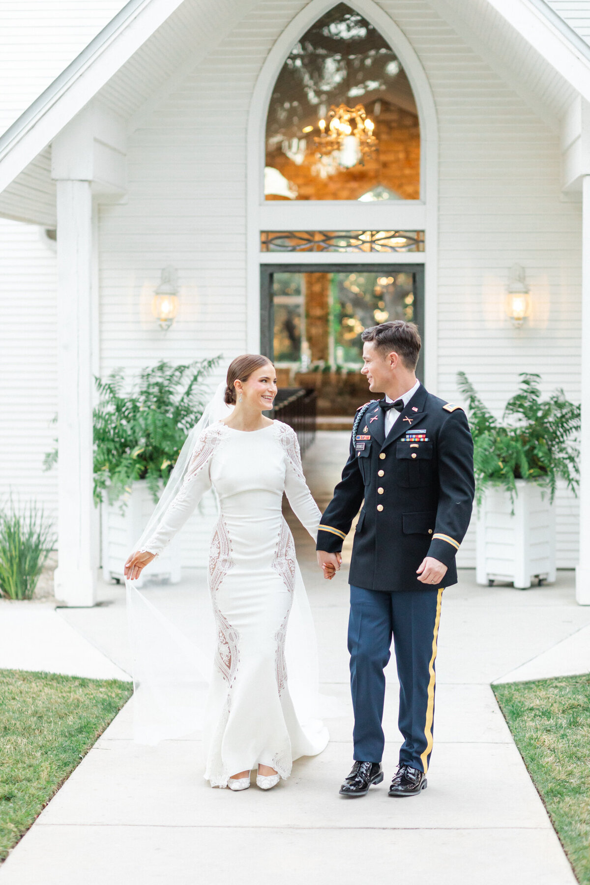 Amy&Charlie-sneakpeek-59