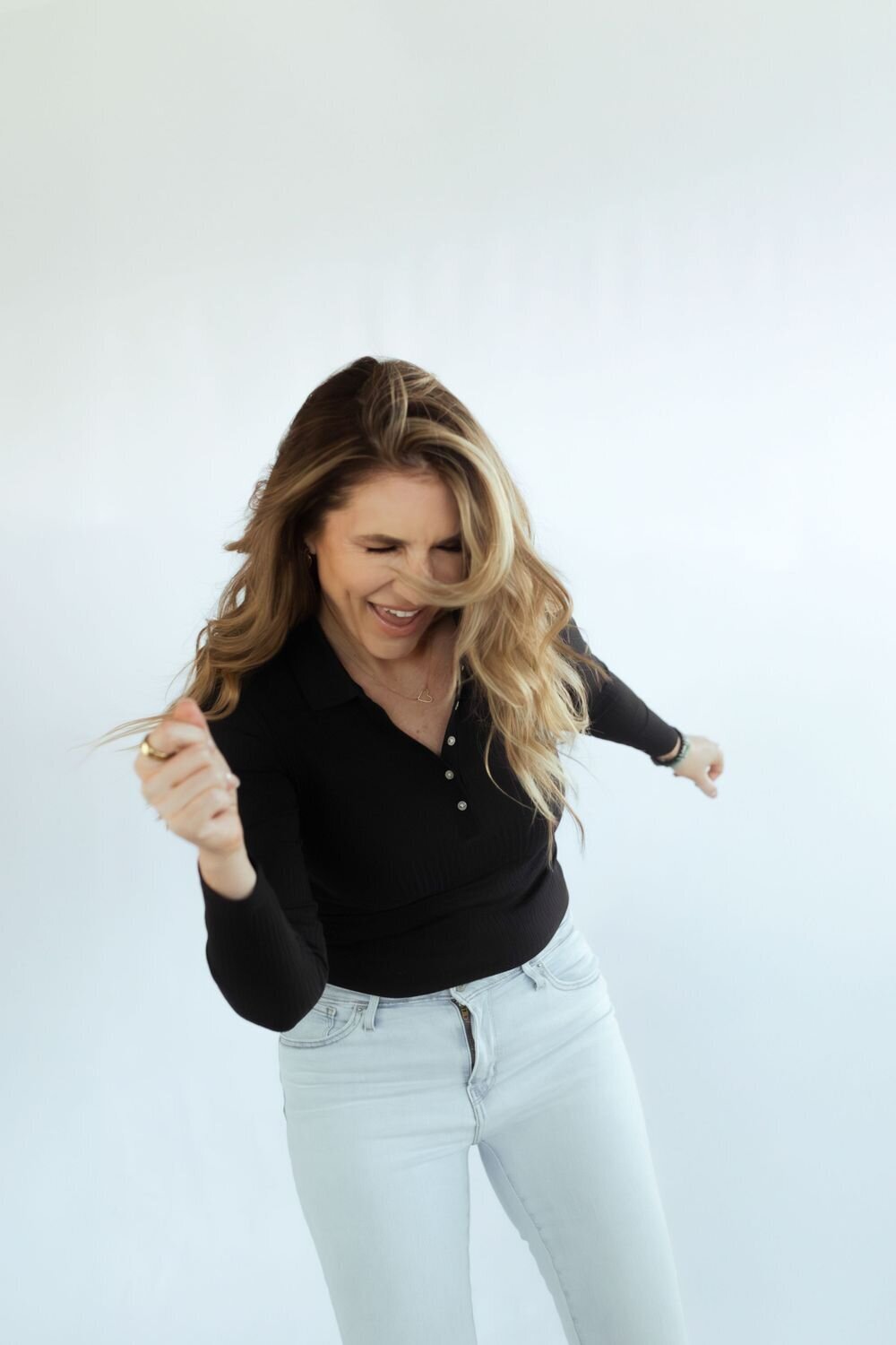 AshleyAndersonHealthWellnessCoachBrandingHeadshotSessionRenoNevadaDesertStudioKatherineKrakowskiPhotography-252-c1e3c43c-1000