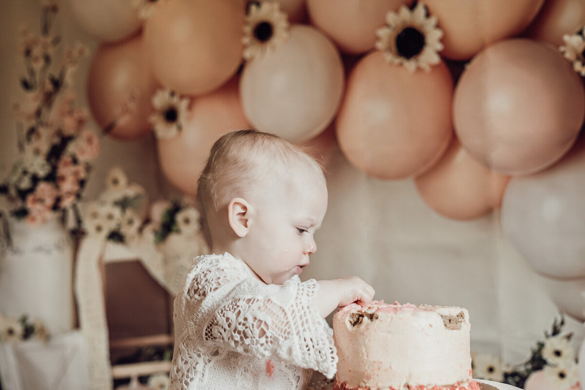 Gwennan's 1st cake smake session0030