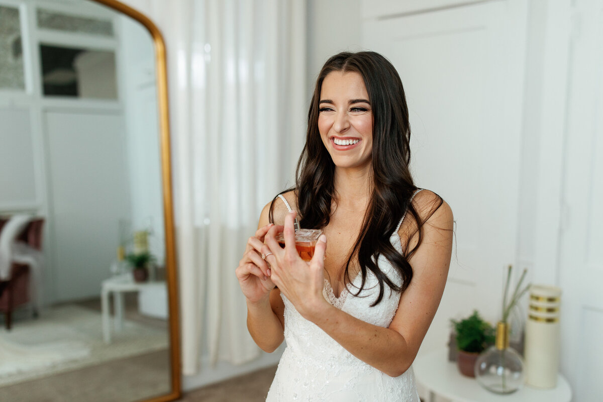 100-bride-getting-ready-orlando-wedding-photographer-2