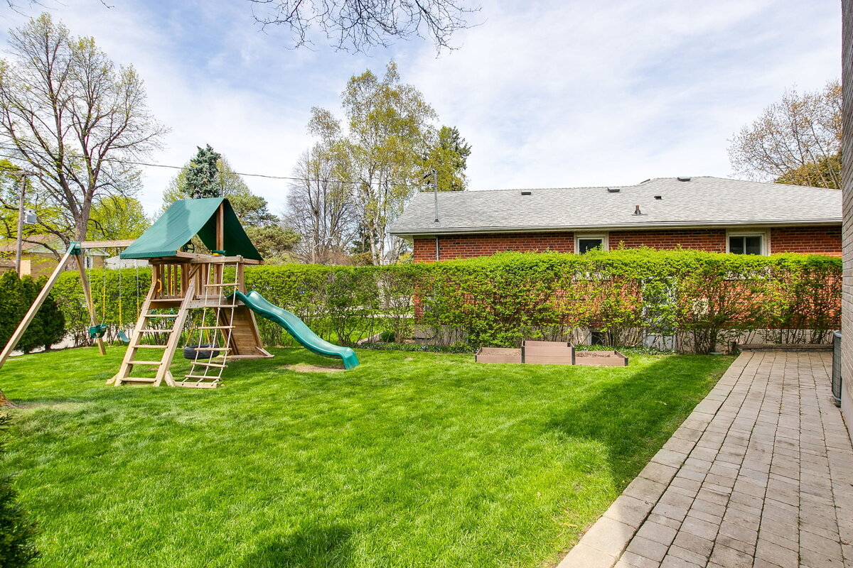 80-web-or-mls-74_016_Backyard