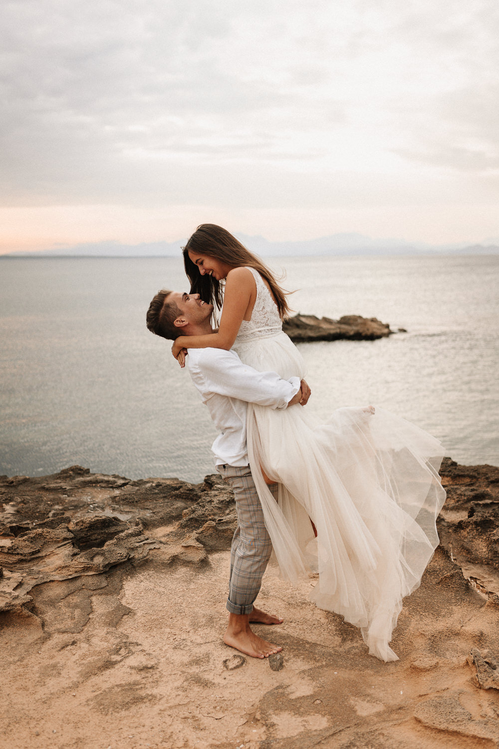 Brautpaars an der Küste von Mallorca