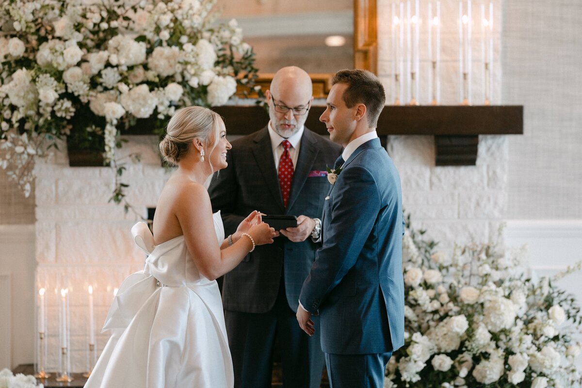 sloan-daniel-wichita-country-club-wedding-kayxbee-434