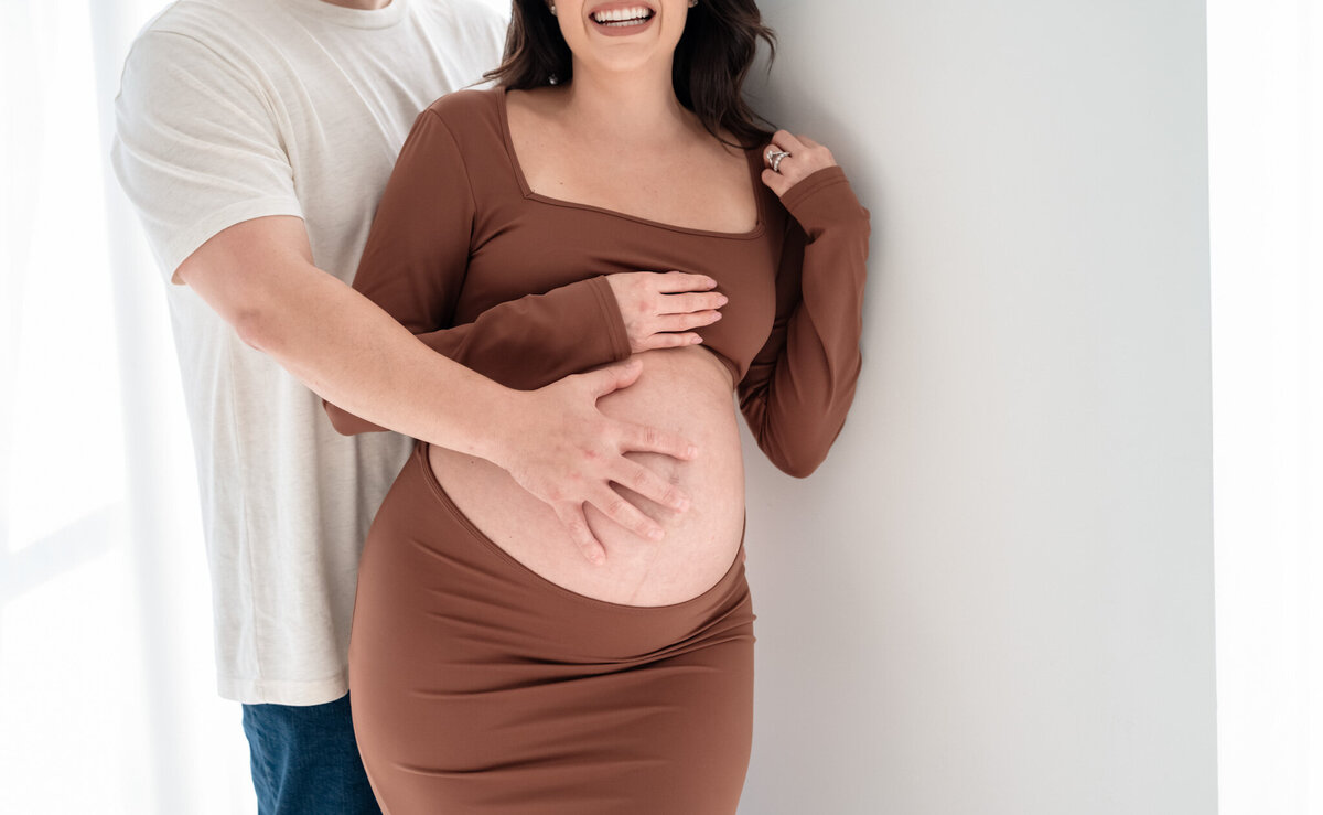 emmiclaire-maternity-thank-you-closing-portrait