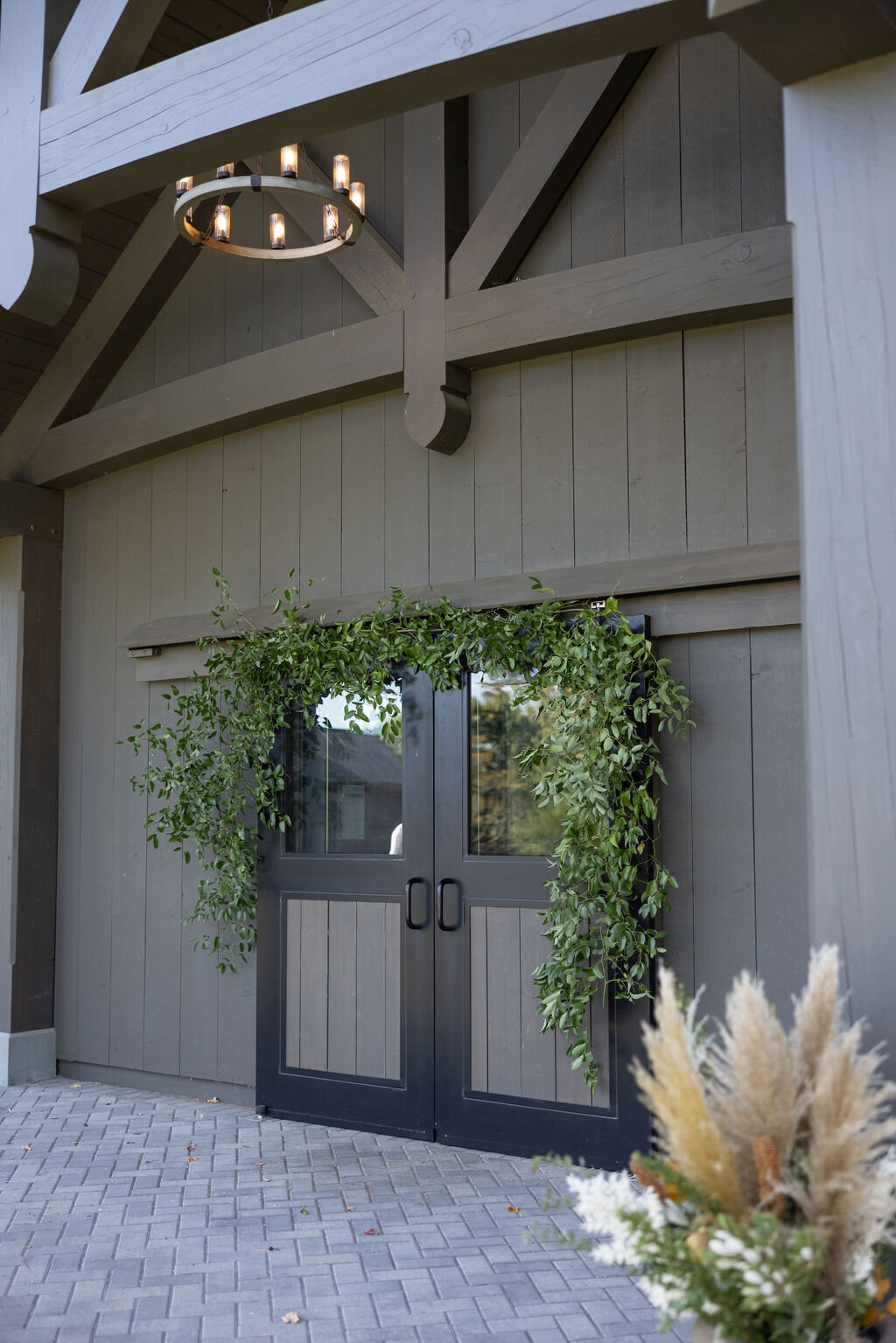 wedding-flowers-at-millstone-farm-ct