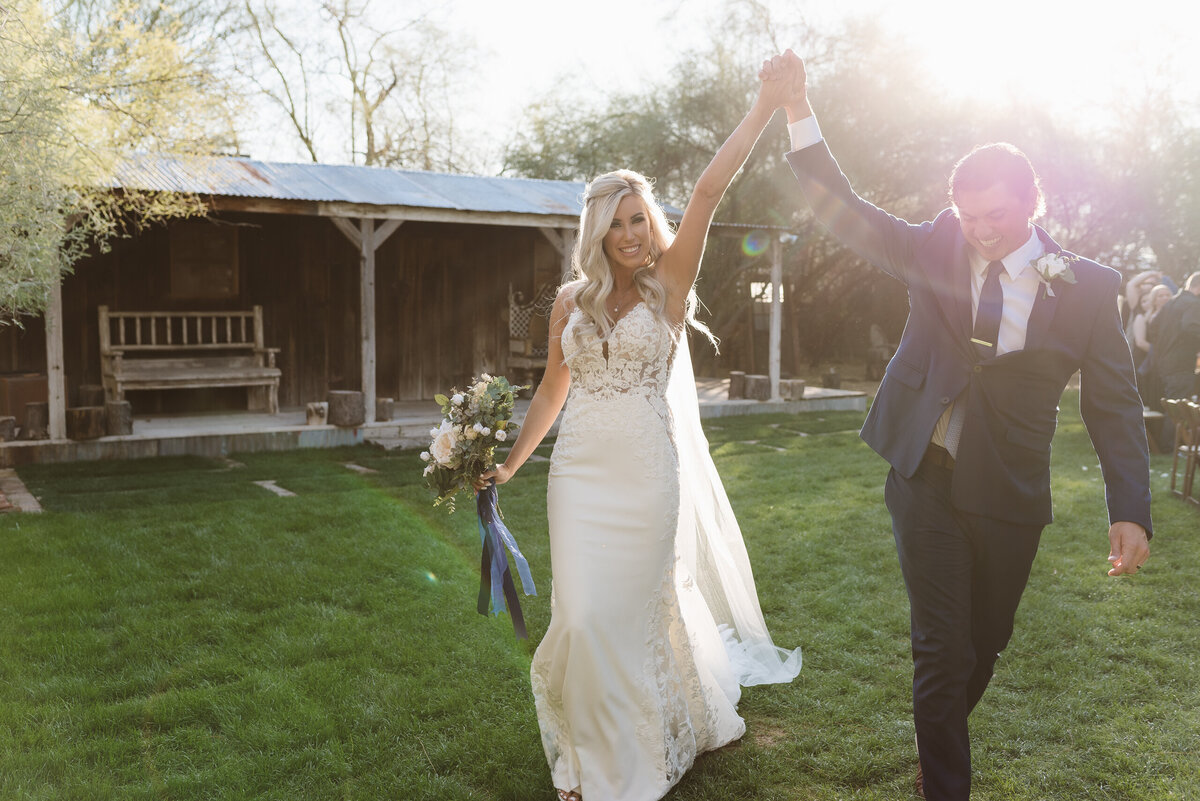 golden-hour-outdoor-wedding-by-suess-moments-nj-photographer--2298