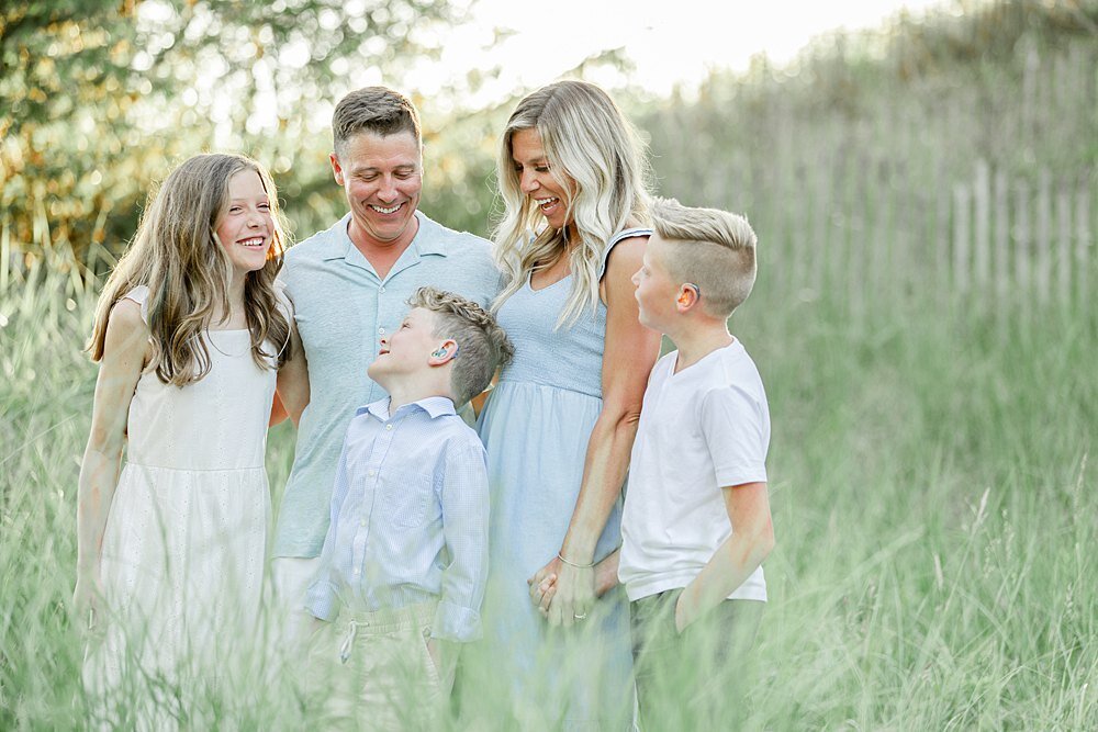 extended-family-session-muskegon-lake-michigan-beach-8.jpg11