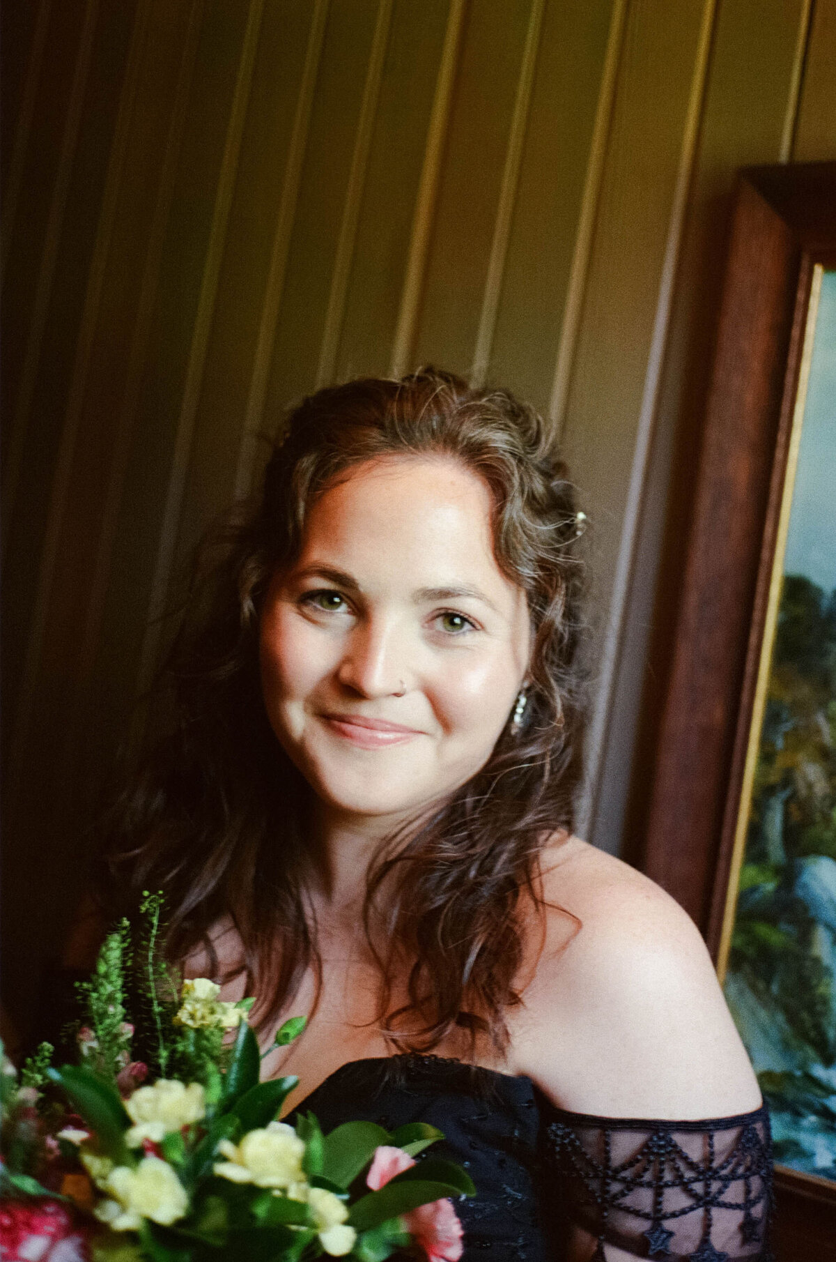 GettingReady_Brenda&JanieElopementPhotos_OregonWeddingPhotographer_KuroCreativeHouse-79