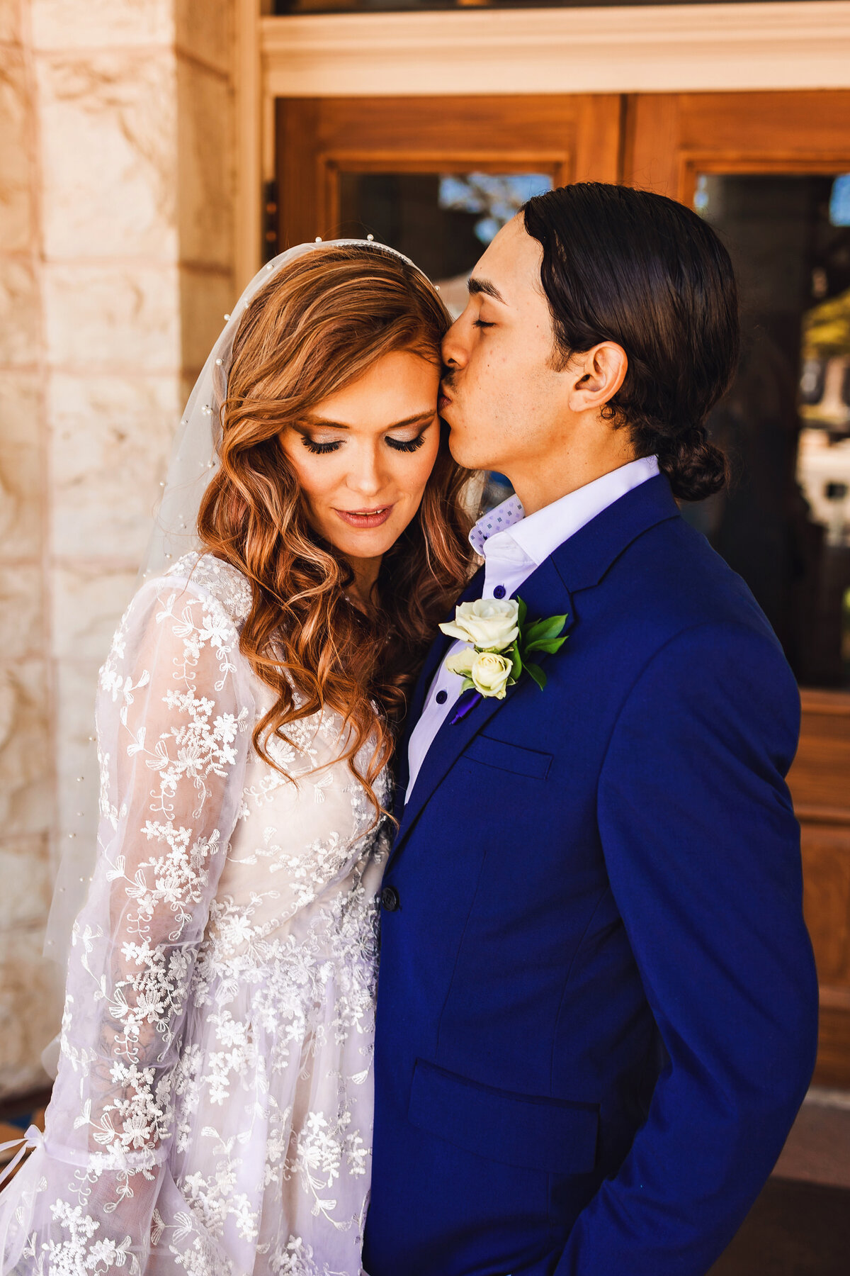 Unleash love at a downtown Texas courthouse elopement in New Braunfels. Let the colors of your story shine, and embark on an adventurous journey as a couple.
