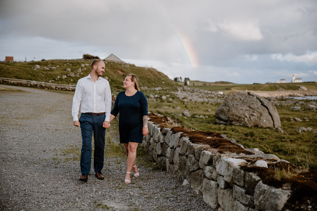 forlovelse_parfoto_charlottechristensen_jæren_Nærbø_hågamleprestegård-07