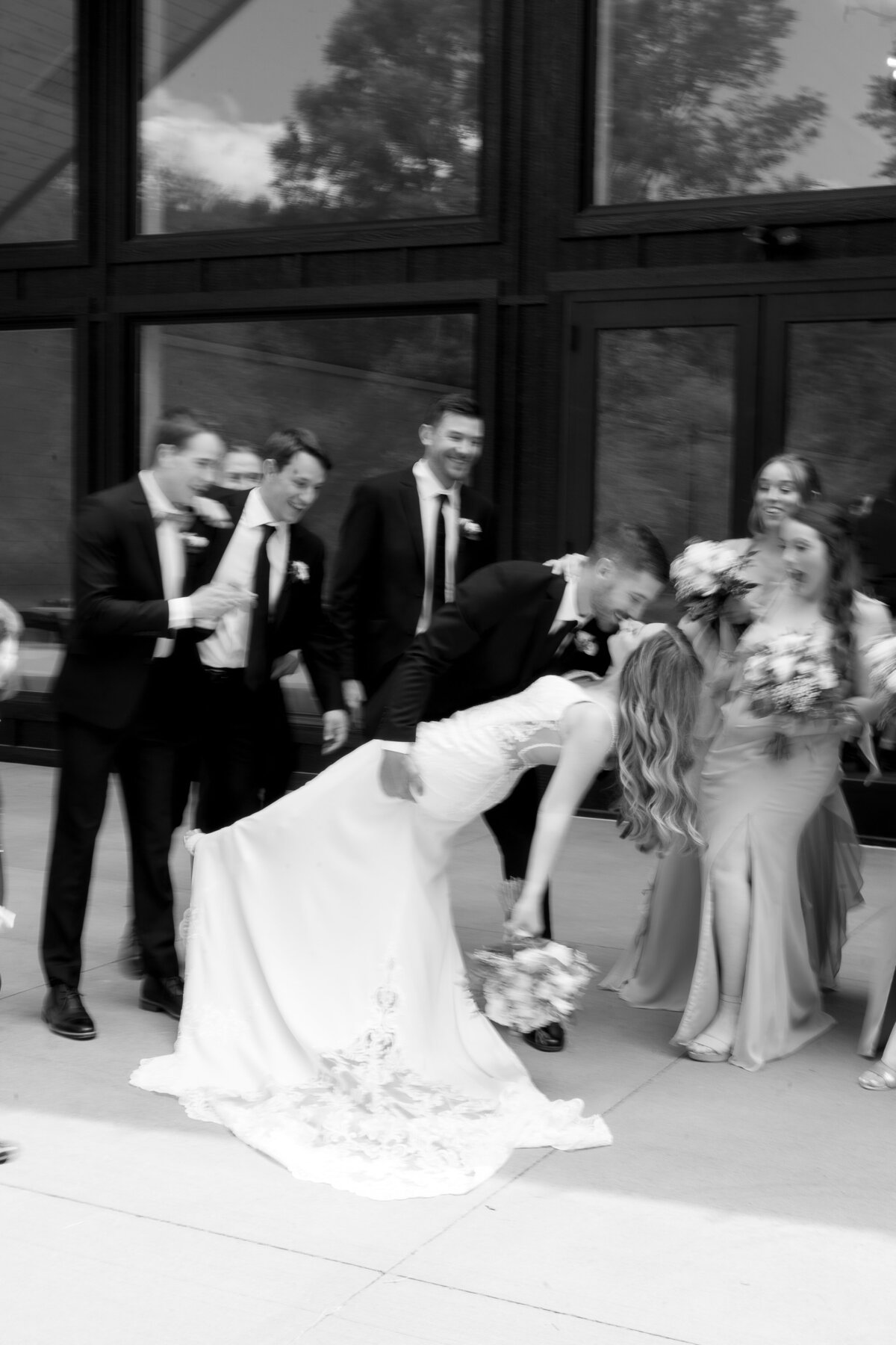 la-pointe-wedding-somerset-wisconsin-documentary-true-to-tone-midwest-photographer