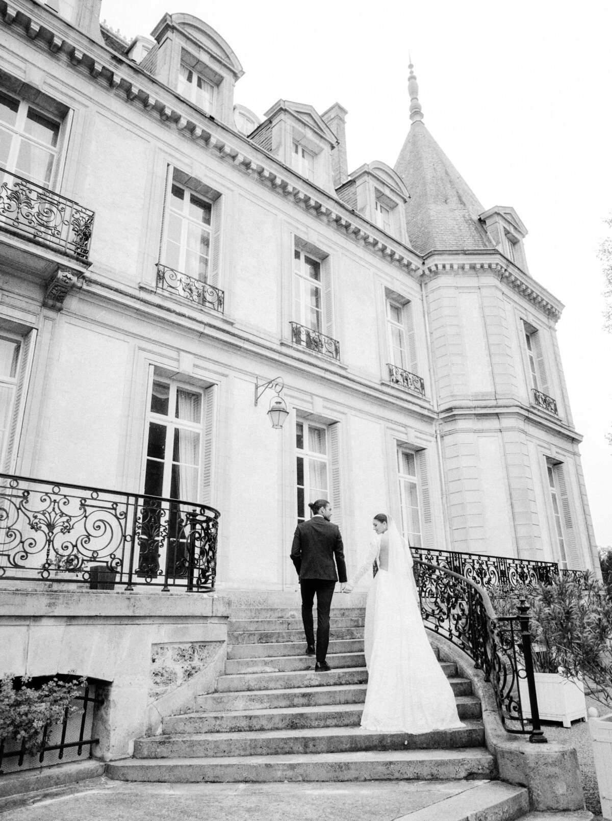 Wedding at Château de Santeny photographed by Lake Como Wedding photographer