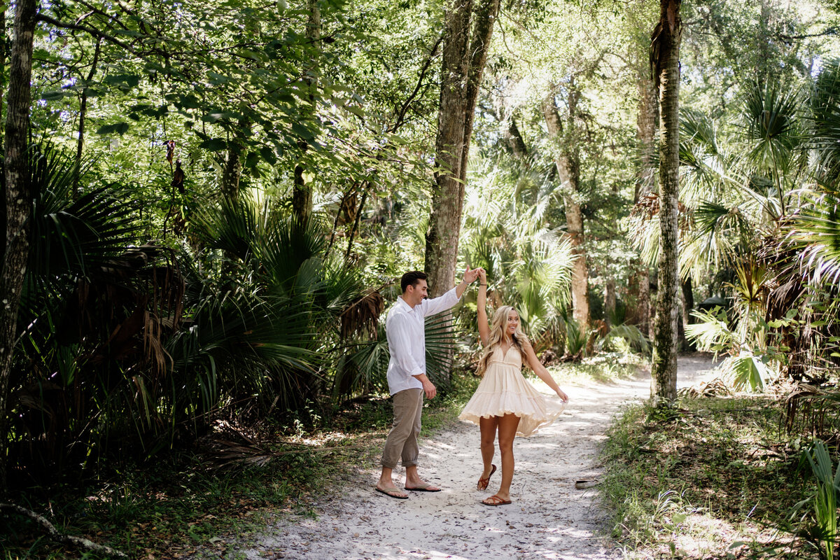 Millennium-Moments_Chicago-Wedding-Photographer_Kelly-Park-Rock-Springs-Engagement_Florida_Orlando-Wedding-Photographer-13