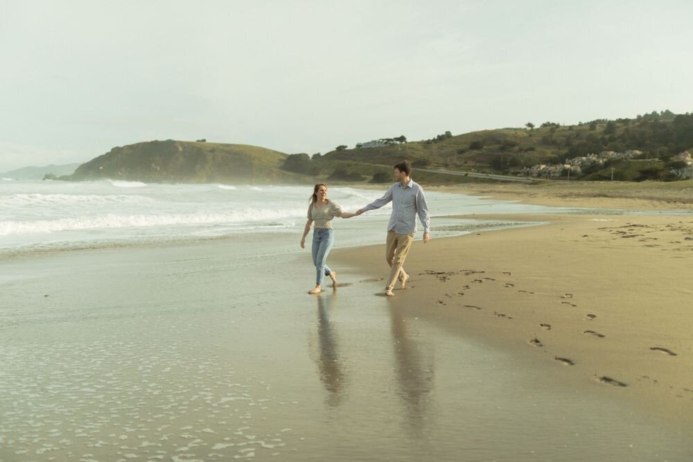 AbbyMitchCoastalCaliforniaCliffsandBeachEngagementSessionKatherineKrakowskiPhotography-290-ff58882e-1000